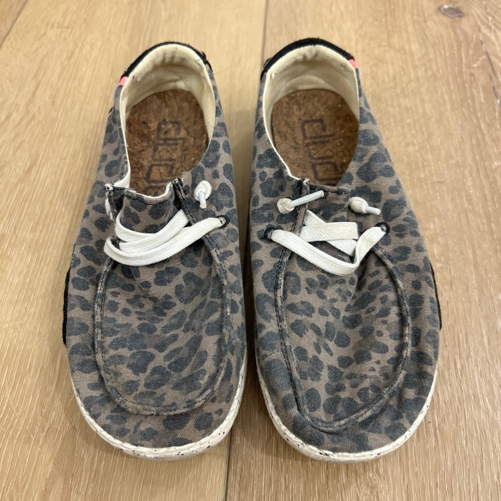Leopard hey dudes